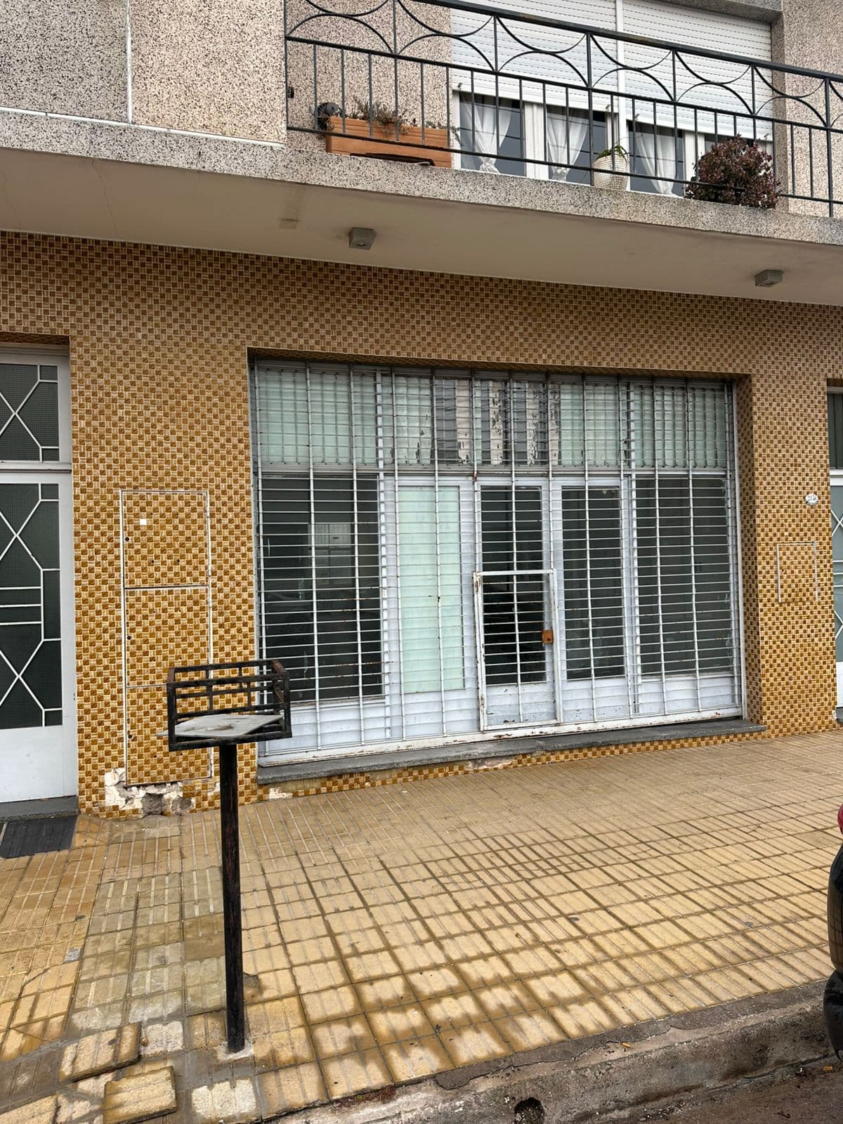 🛒✨ EN ALQUILER | Local comercial en San Vicente 📍 Lamadrid N.º 2150