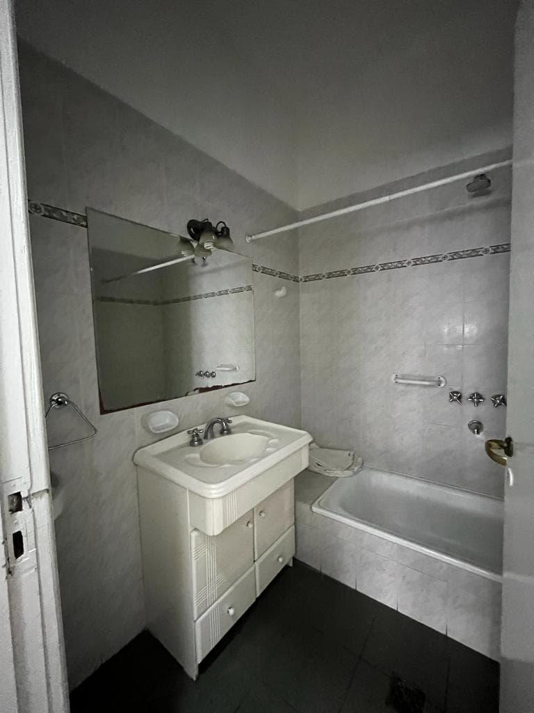 🏡 VENTA | Casa ubicada en Barrio Mariano Moreno 📍 Lamadrid N° 3433 - 5