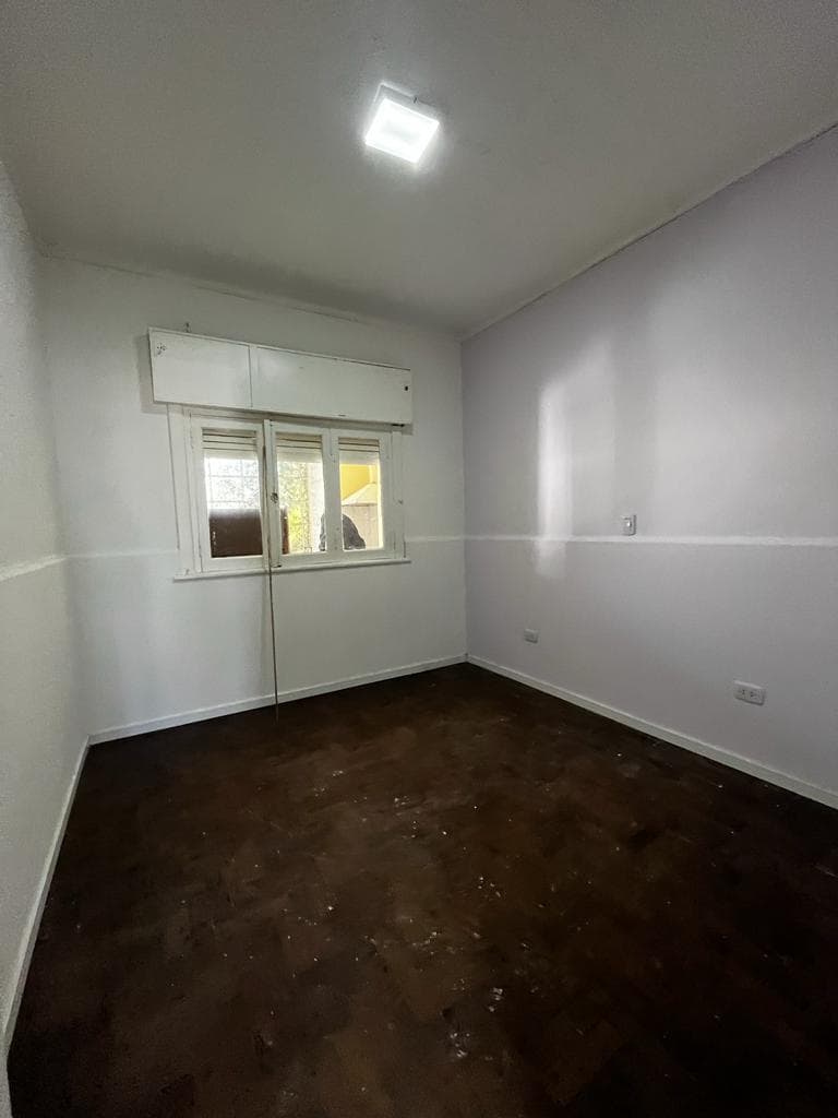 🏡 VENTA | Casa ubicada en Barrio Mariano Moreno 📍 Lamadrid N° 3433 - 7