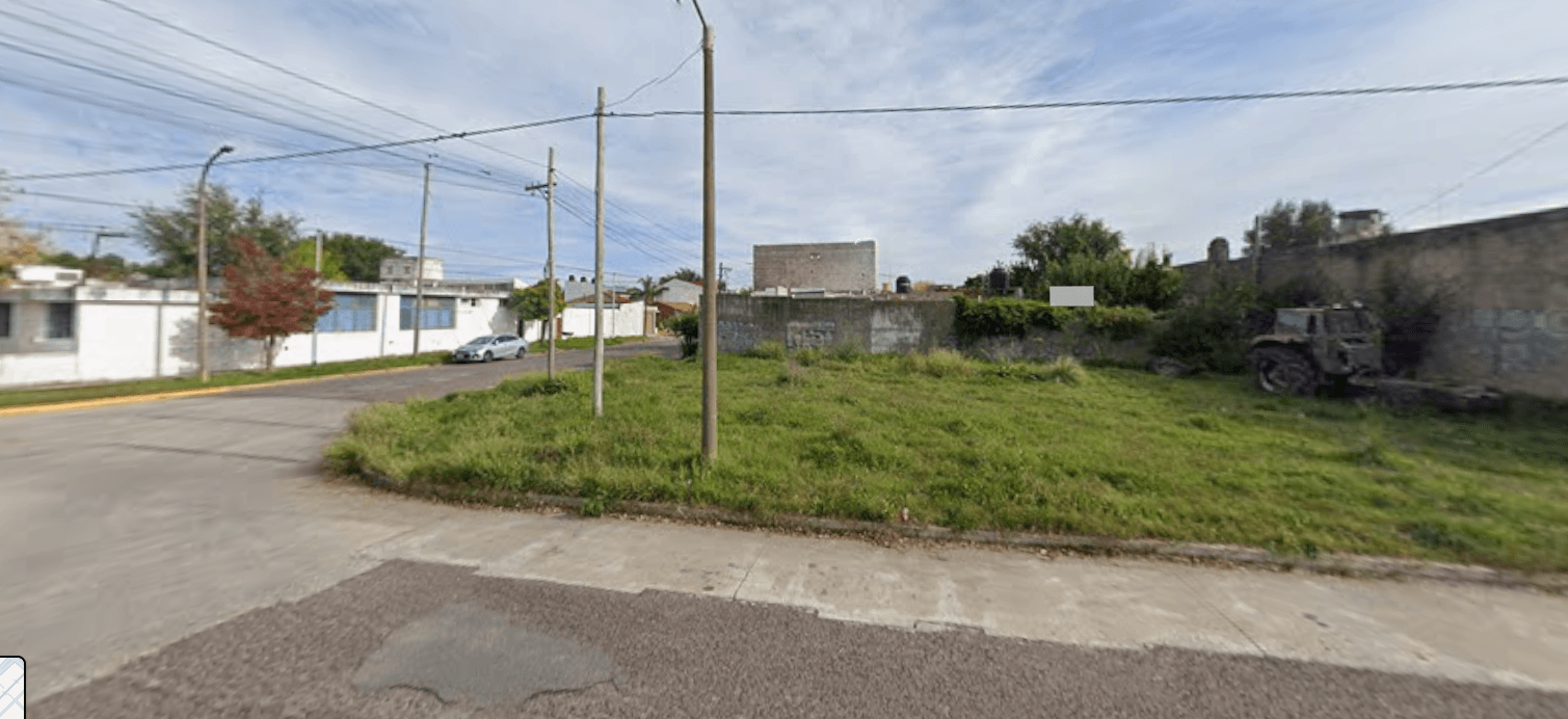 🌲✨ ¡OPORTUNIDAD DE INVERSIÓN! ✨🌲  📍 Lote en zona San Vicente - 2