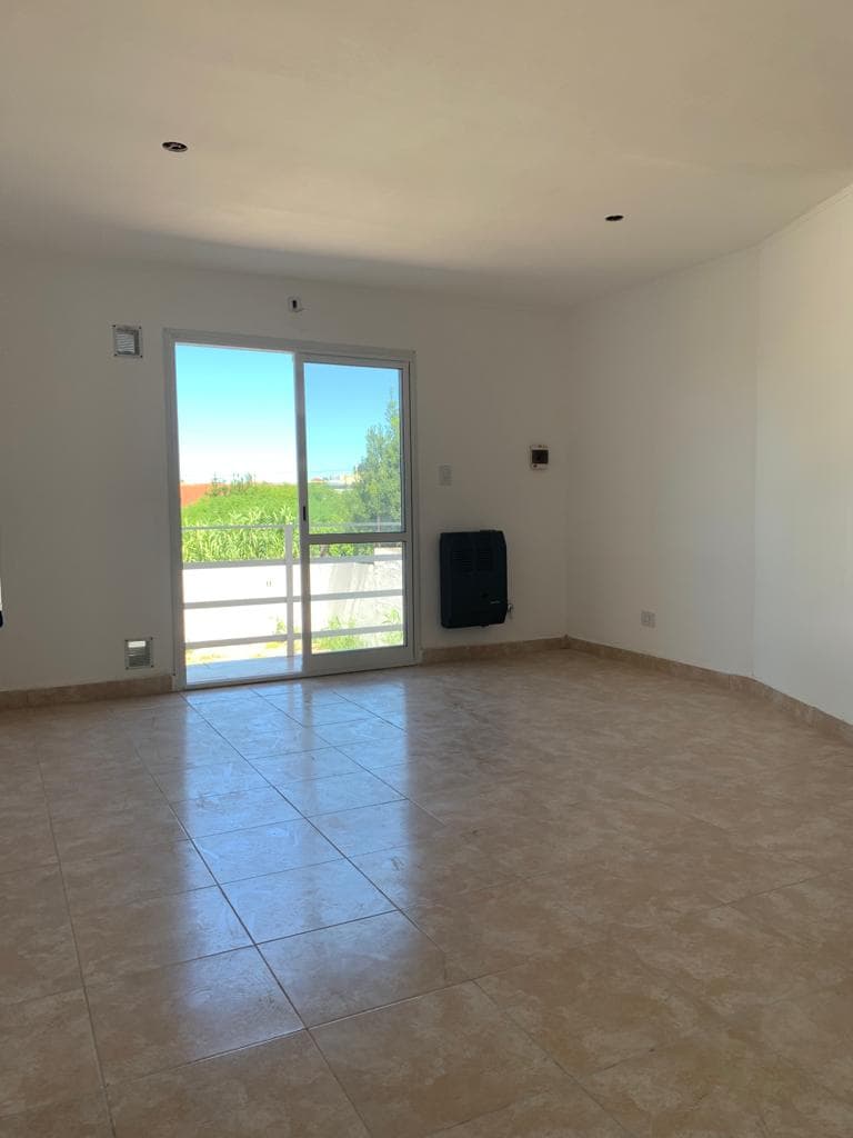 🏡 VENTA | Departamento ubicado en barrio Villa Floresta 📍 Amparo Castro 2050. Primer piso - 3
