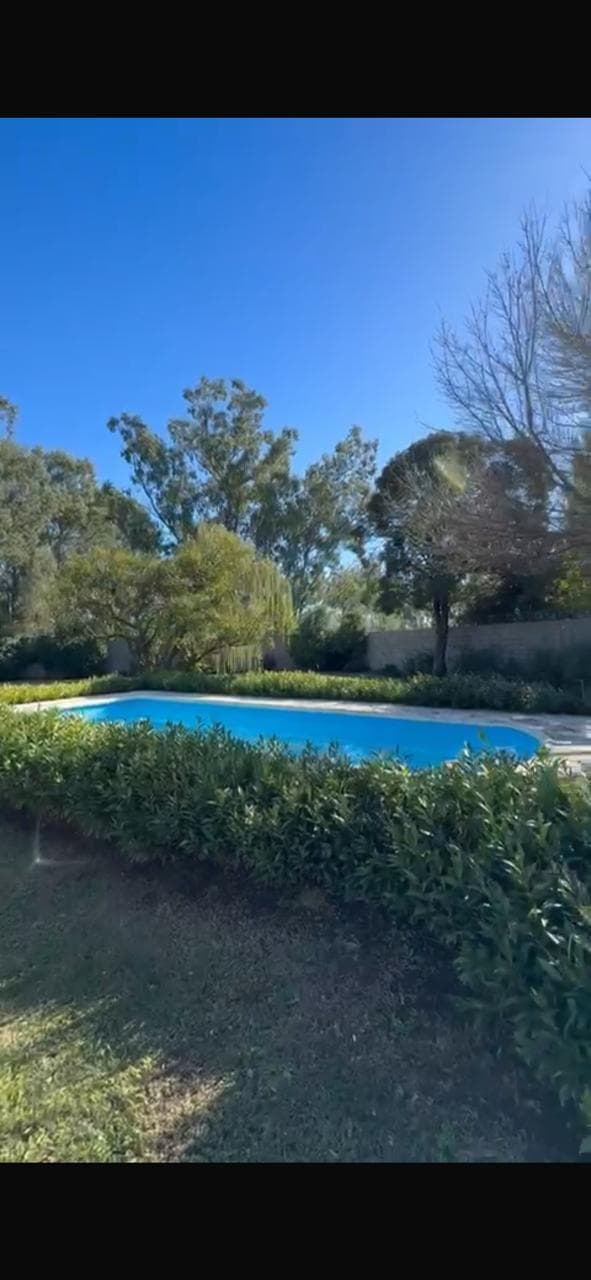  VENTA | Casa Quinta ubicada en zona Autopista Emiliozzi 📍 Emiliozzi N°6919