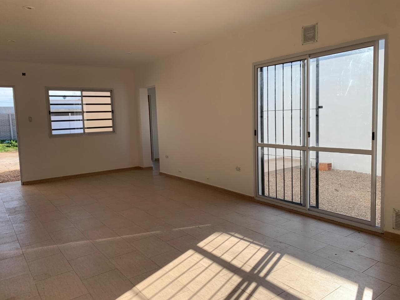 🏢EN ALQUILER | Casa ubicada en Barrio Acupo. 📍 Yrigoyen y 101 bis. - 4