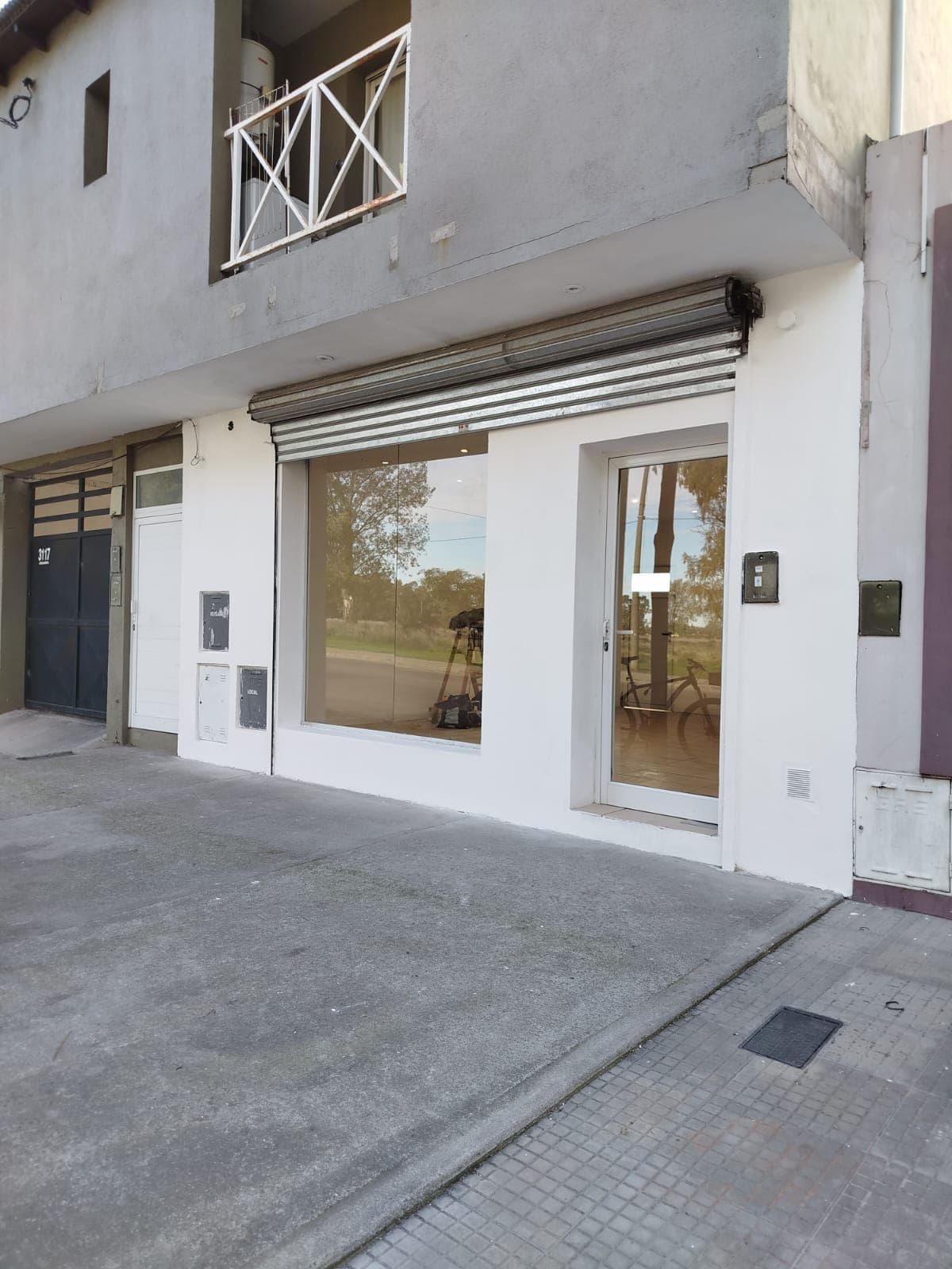 🏠 EN ALQUILER | Local ubicado en Zona Villa Floresta. 📍Av. Avellaneda N°3651