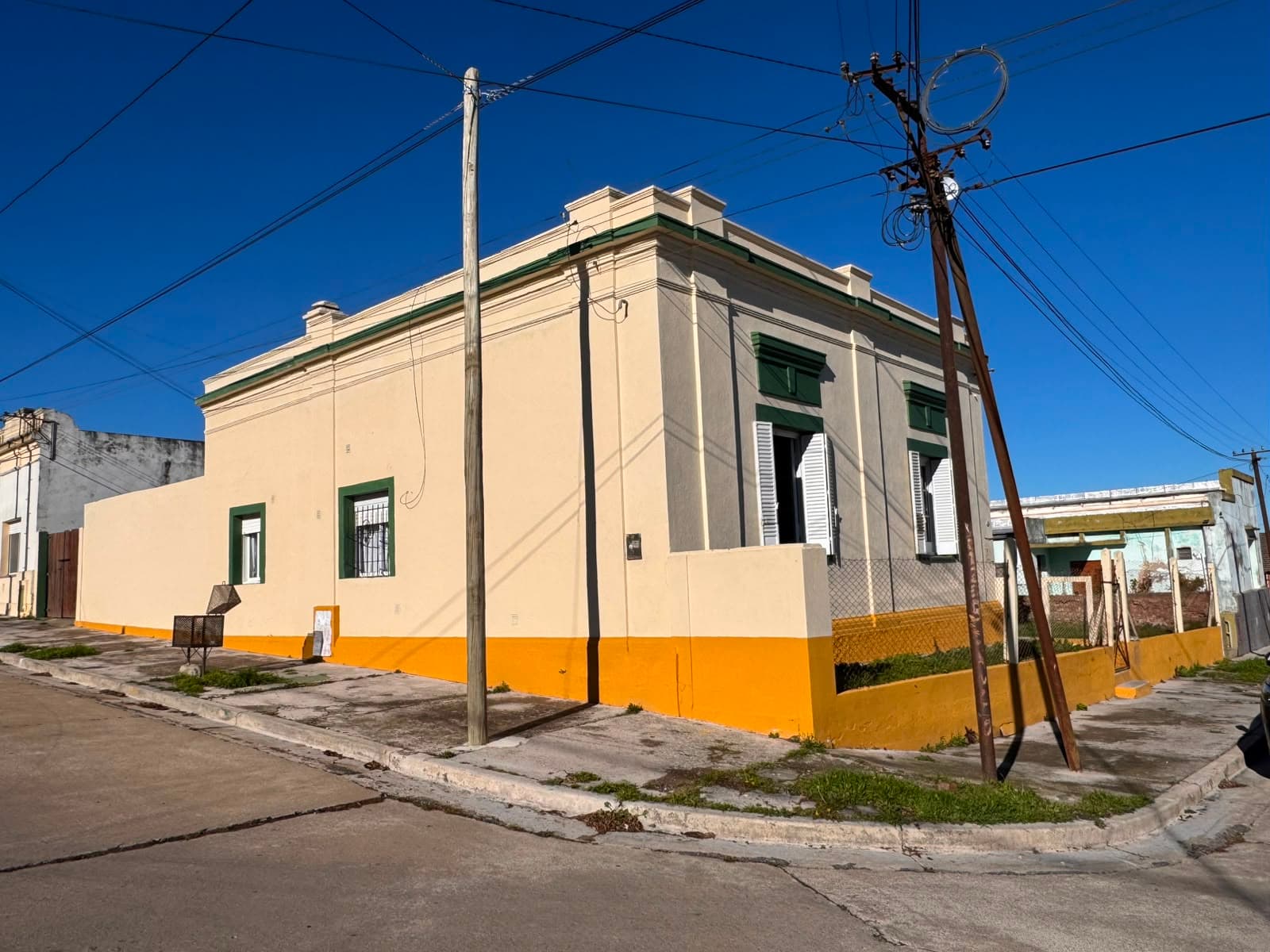 🏡 EN VENTA | Casa en Sierras Bayas  📍 Ángel Bardi 1698