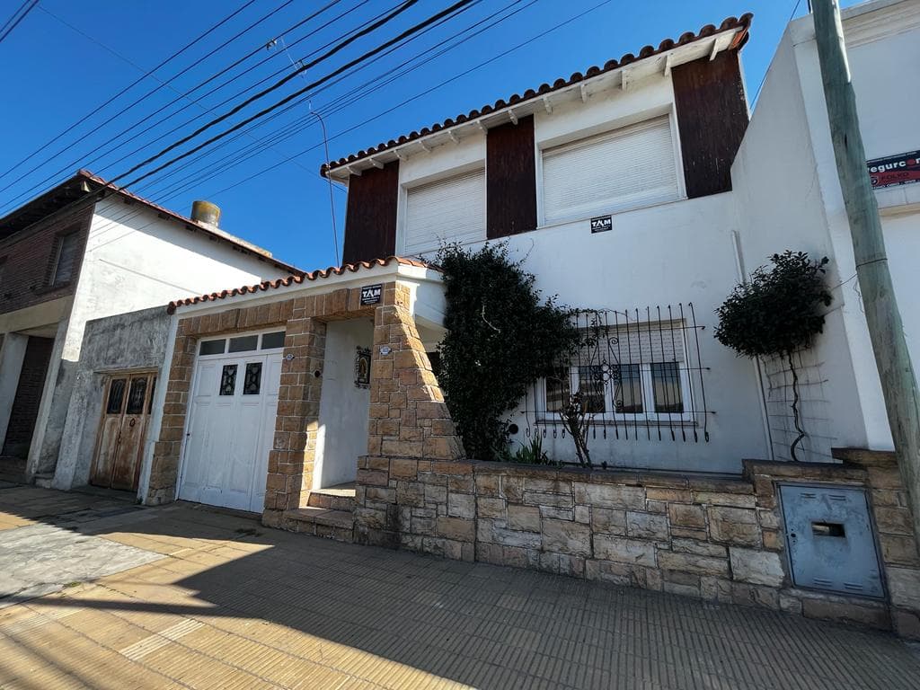 🏡 VENTA | Casa ubicada en Barrio Mariano Moreno 📍 Lamadrid N° 3433