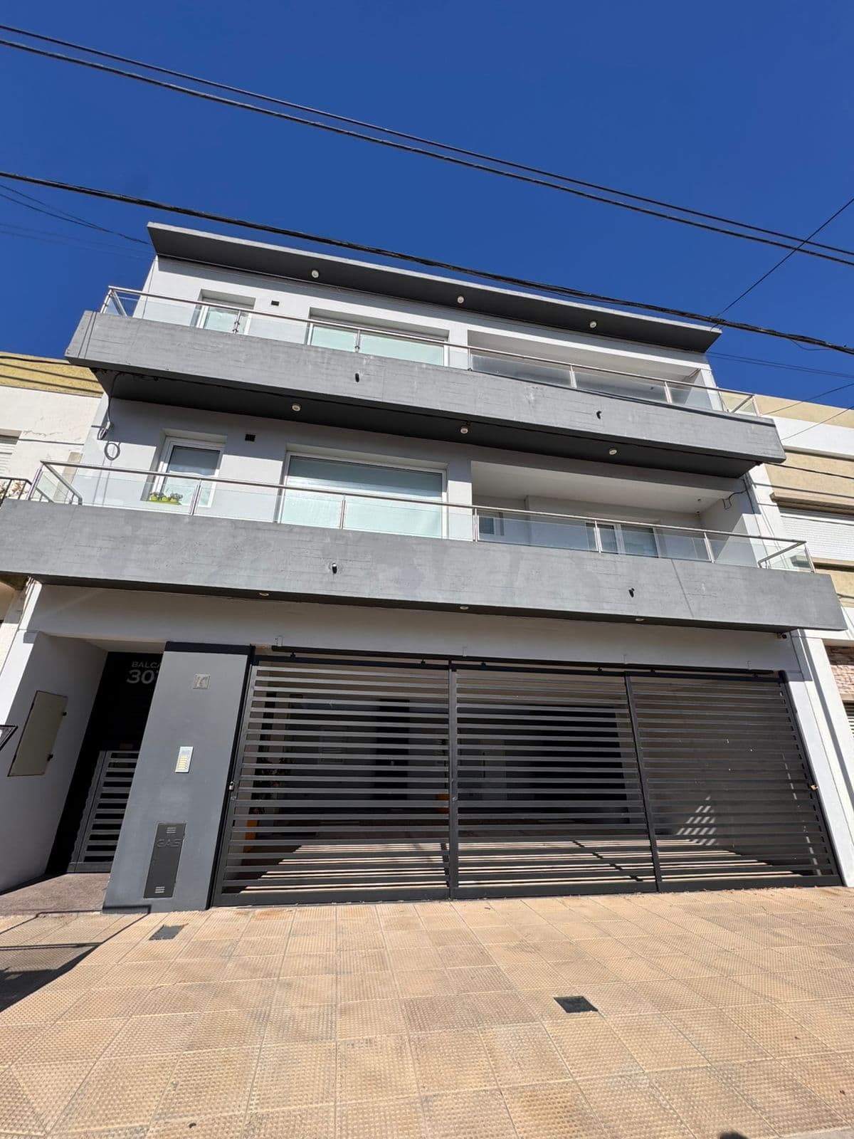 🏢EN ALQUILER | Departamento ubicado en Barrio San Vicente. 📍 Balcarce Nº3070. Planta alta